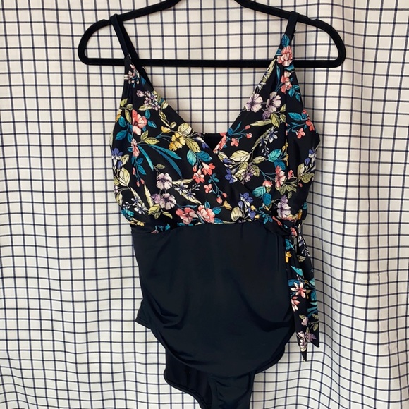 Time and Tru Other - Swimsuit size 1X